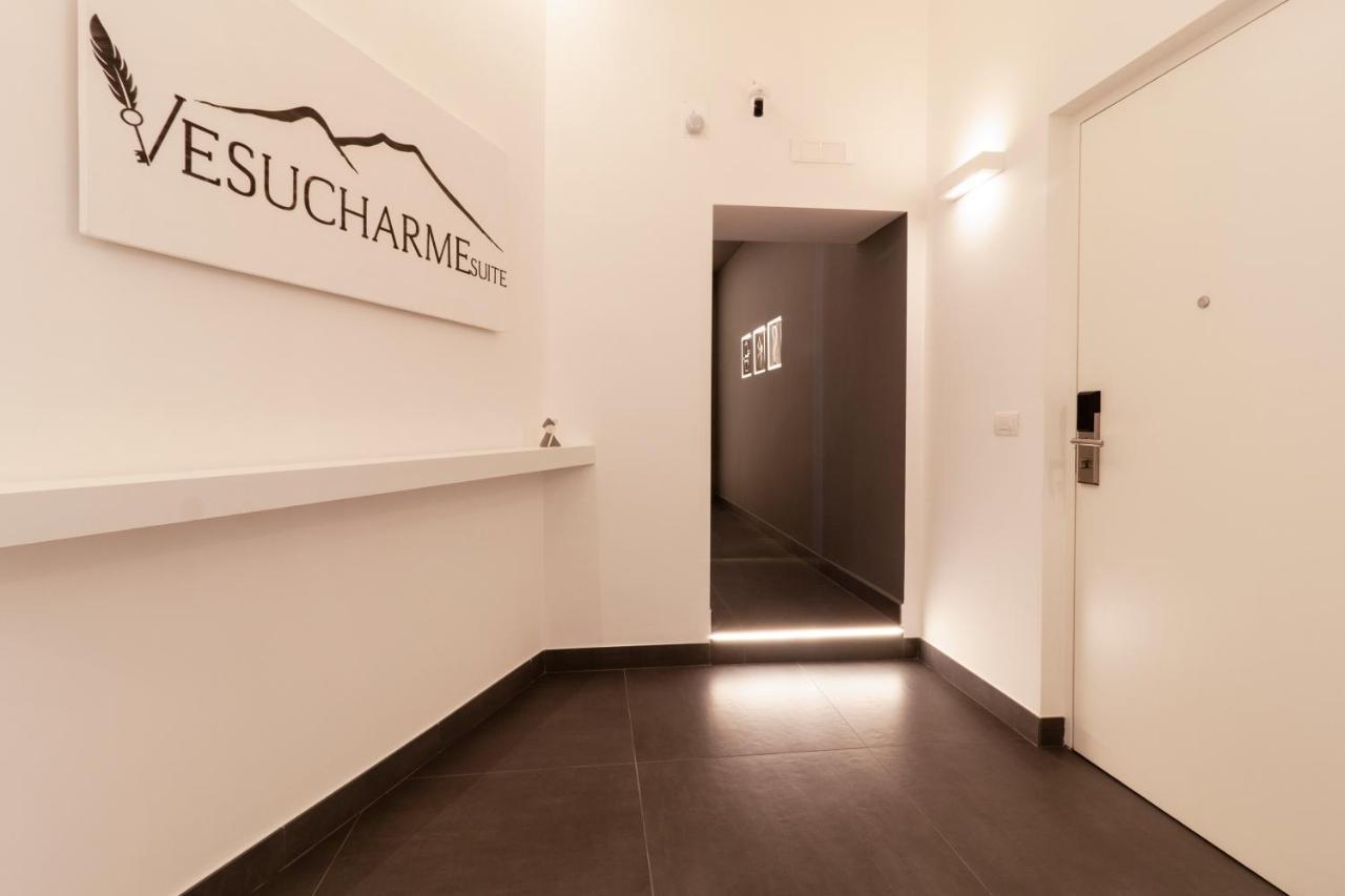 Vesucharme Suite Luxury Room เนเปิลส์ ภายนอก รูปภาพ